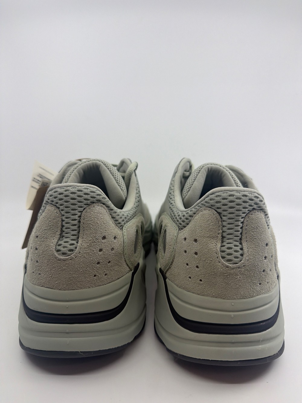 YEEZY BOOST 700 - SALT