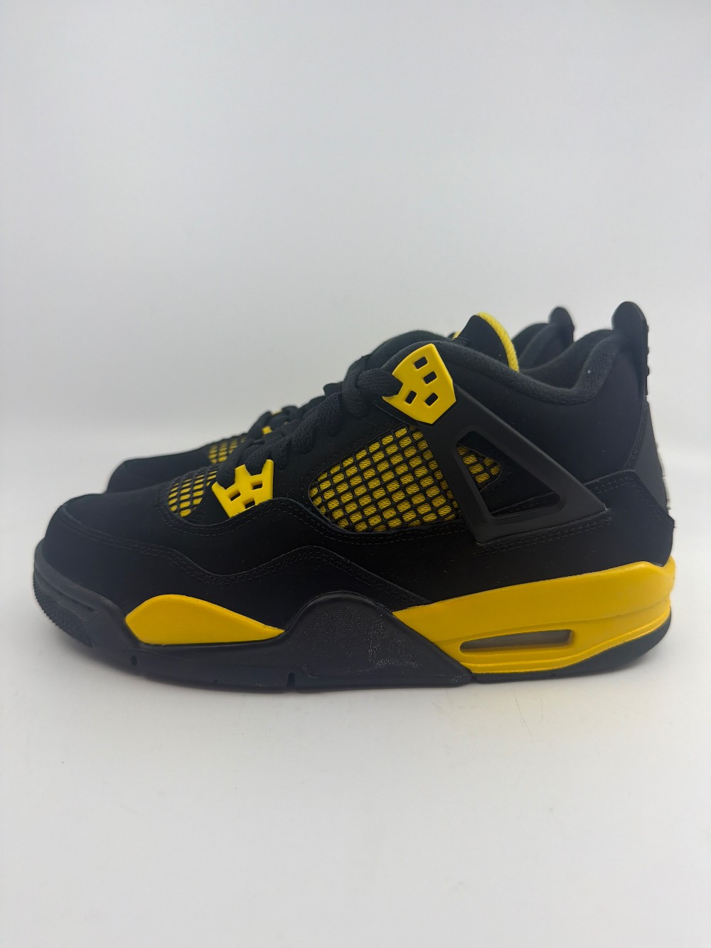 AJ 4 (GS) - THUNDER (2023)