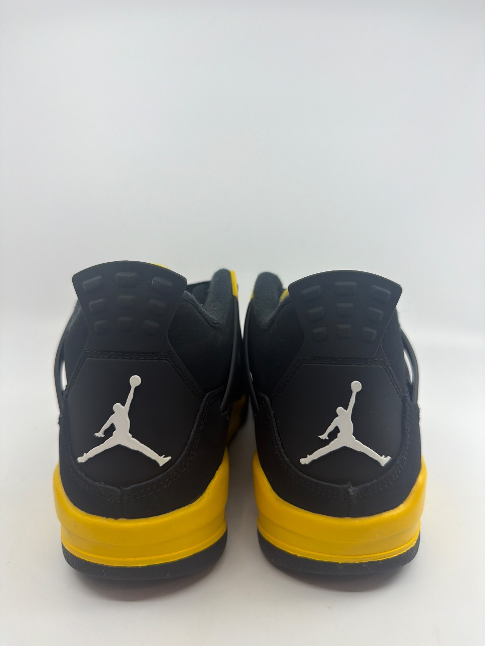 AJ 4 (GS) - THUNDER (2023)