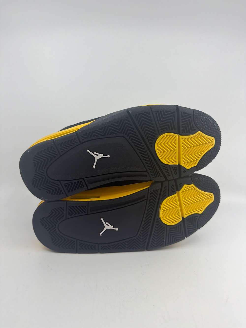 AJ 4 (GS) - THUNDER (2023)