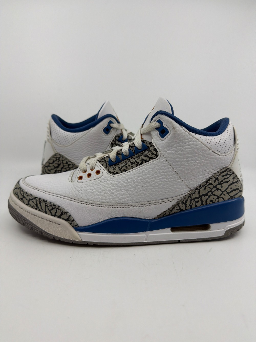 *USED* AJ 3 - WIZARDS