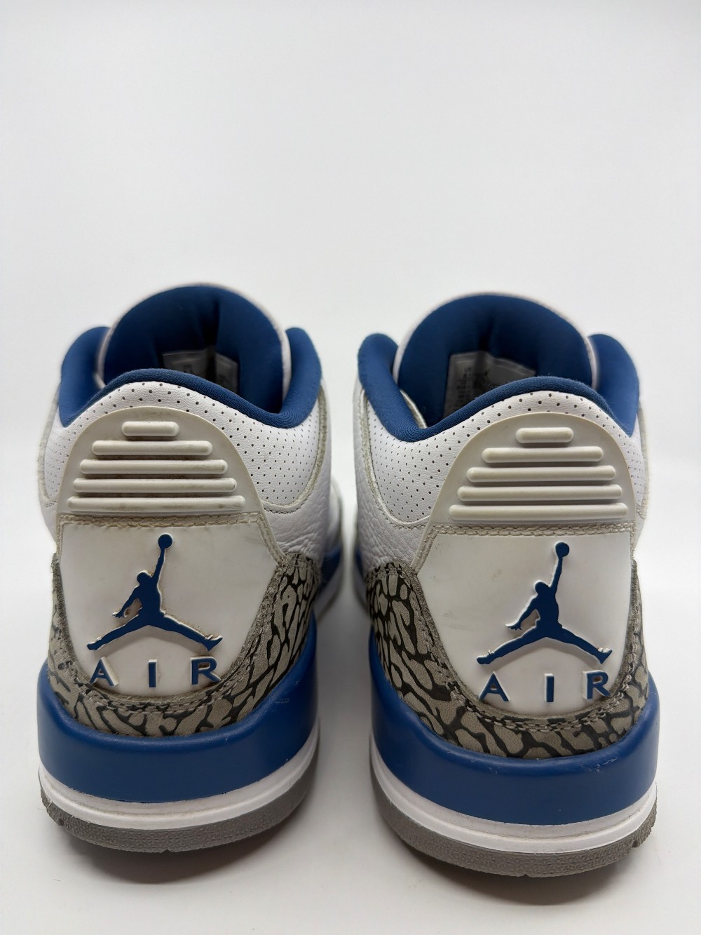 *USED* AJ 3 - WIZARDS