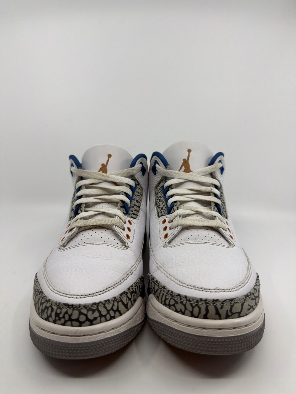 *USED* AJ 3 - WIZARDS