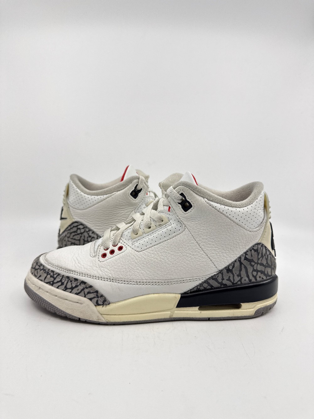 *USED* AJ 3 (GS) - WHITE CEMENT