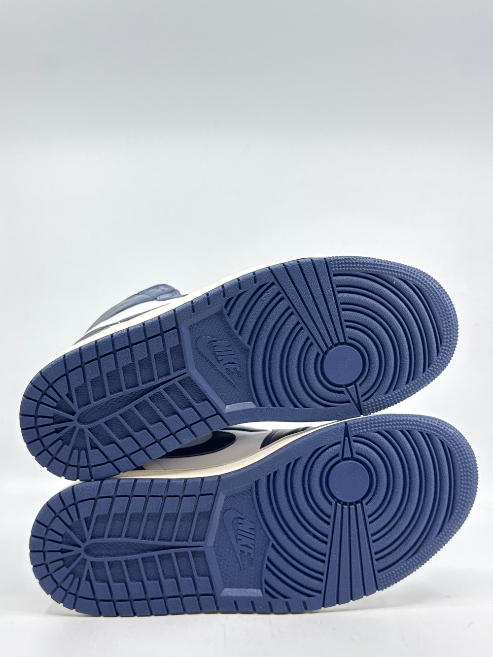 AJ 1 - MIDNIGHT NAVY