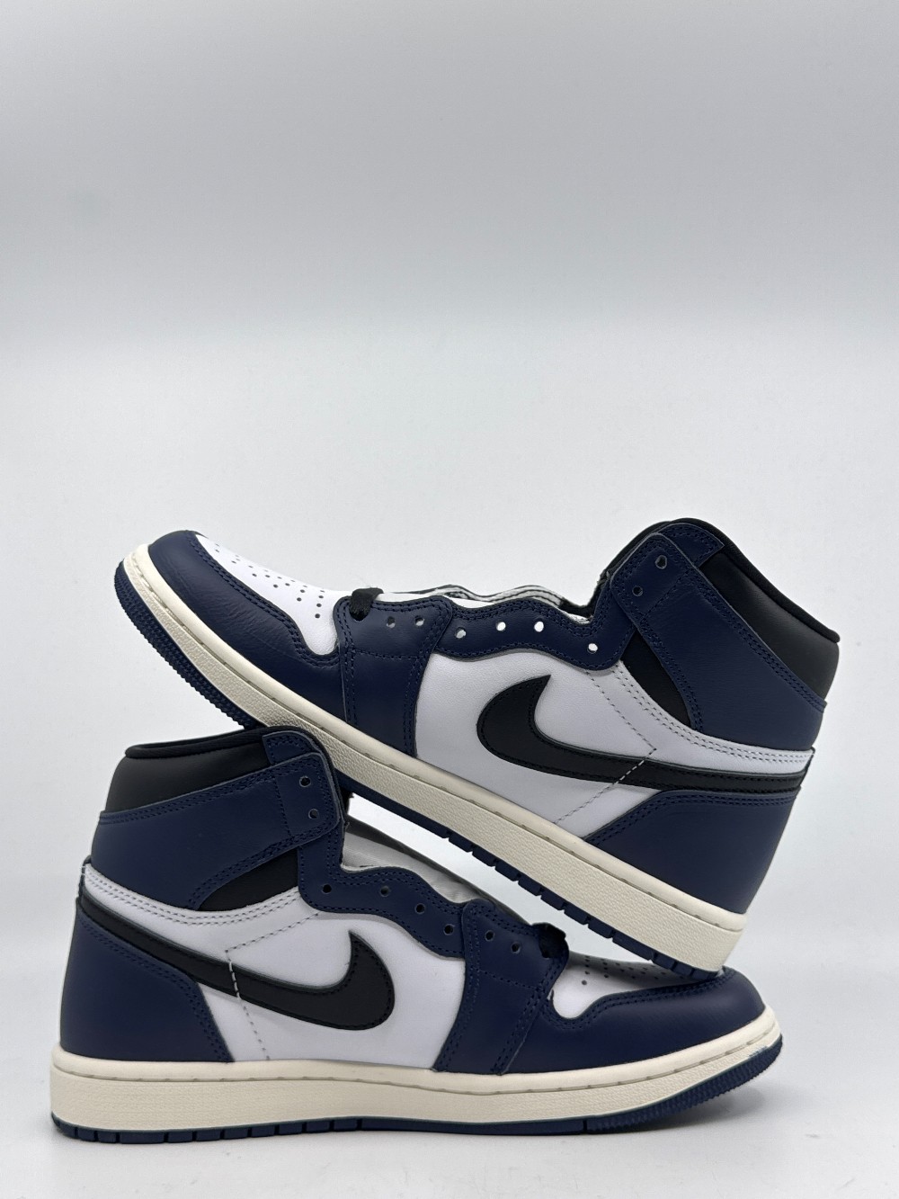 AJ 1 - MIDNIGHT NAVY