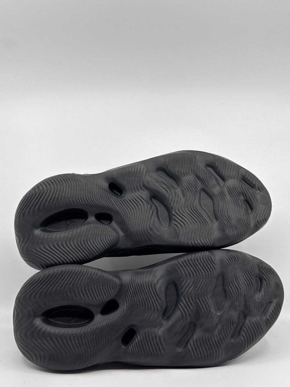 YEEZY FOAM RUNNER - ONYX