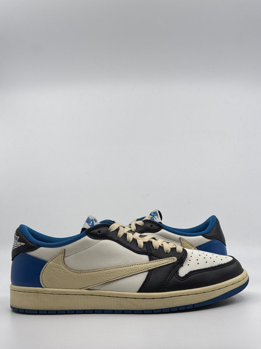 *USED* AJ 1 LOW X TRAVIS SCOTT - FRAGMENT