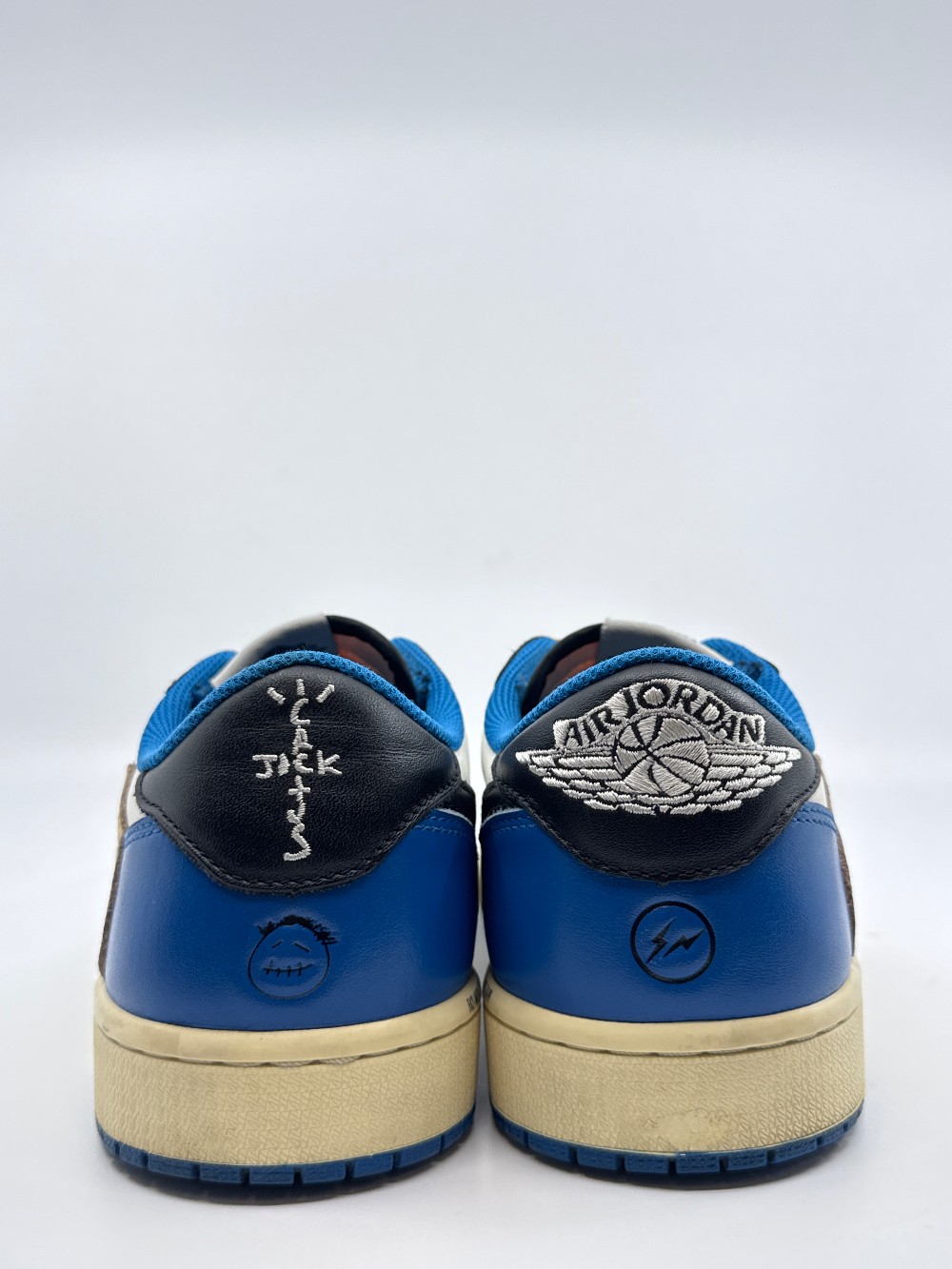 *USED* AJ 1 LOW X TRAVIS SCOTT - FRAGMENT
