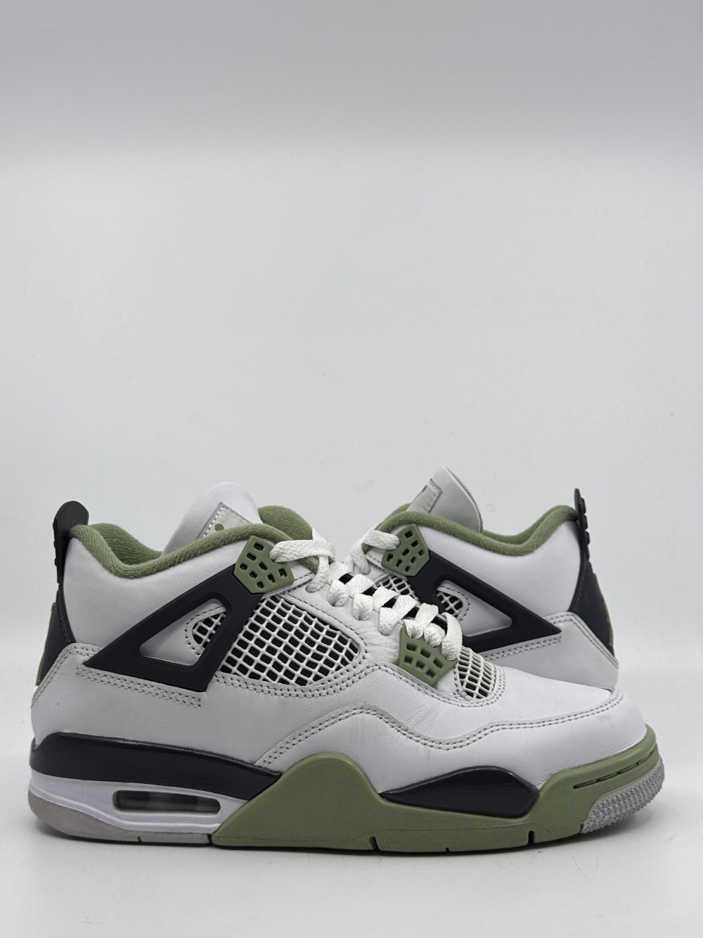*USED* AJ 4 (W) - SEAFOAM