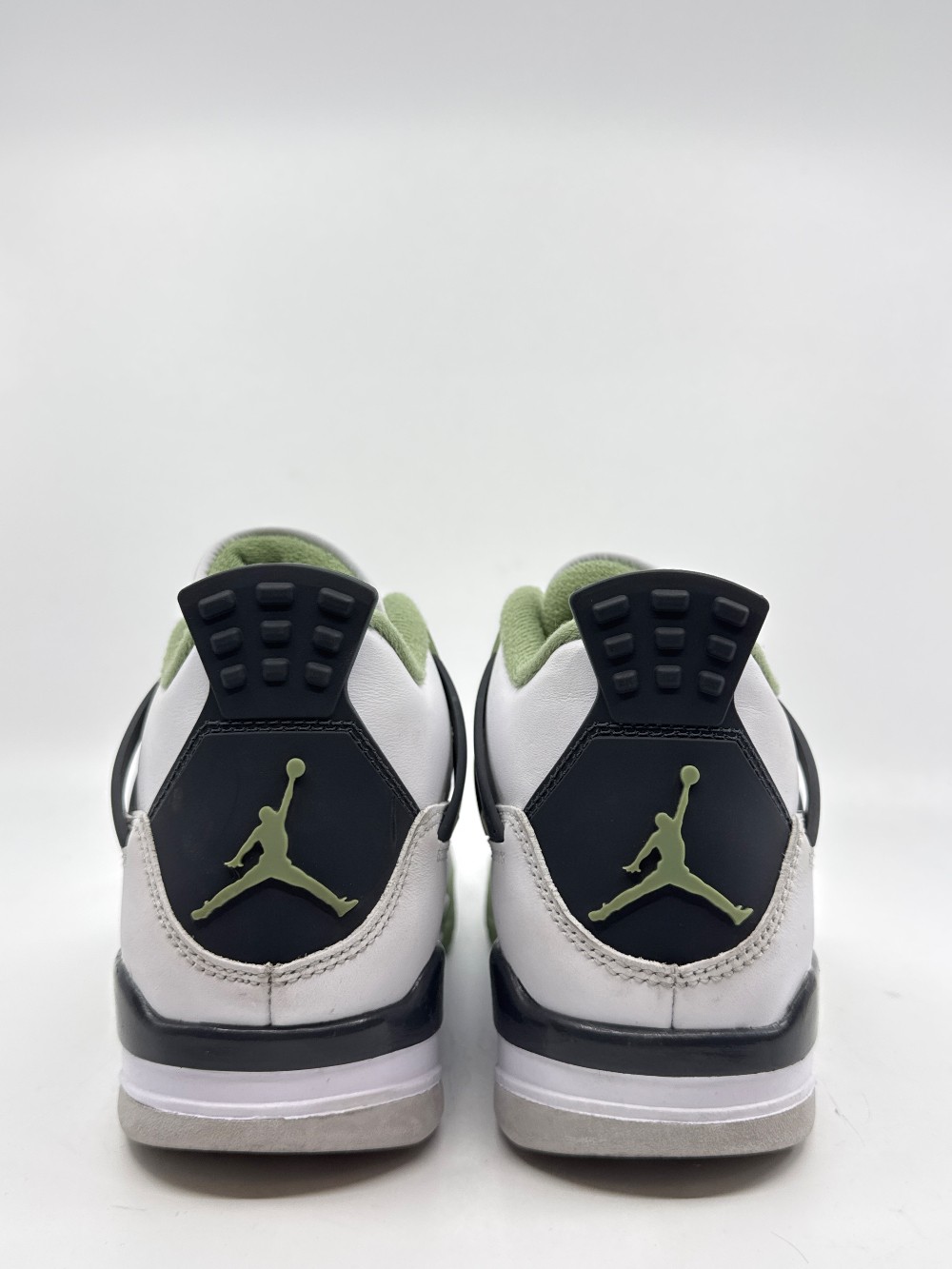 *USED* AJ 4 (W) - SEAFOAM