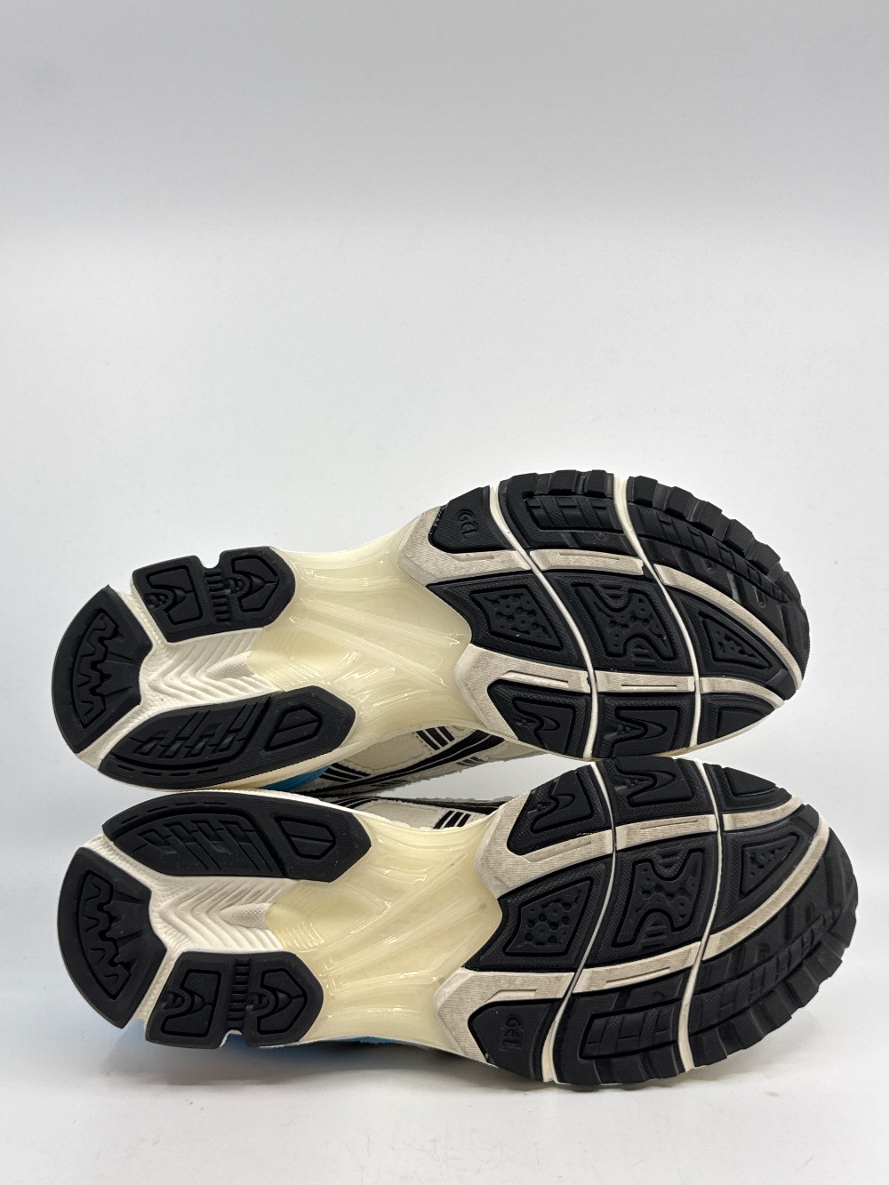 *USED* ASICS X KITH GEL-KAYANO 14 - MARVEL VS CAPCOM RYU