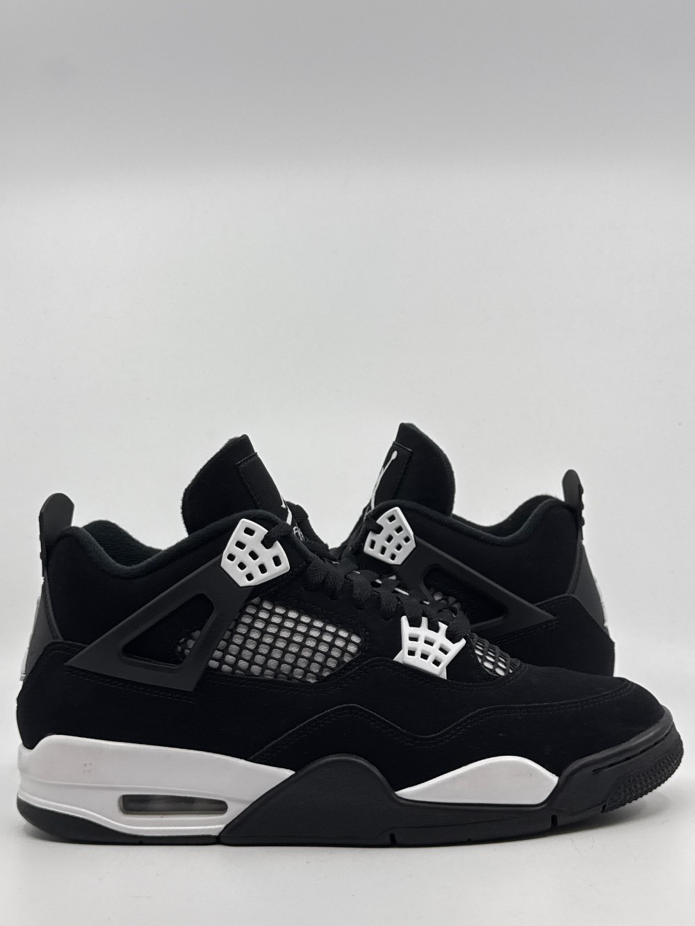 *USED* AJ 4 - WHITE THUNDER