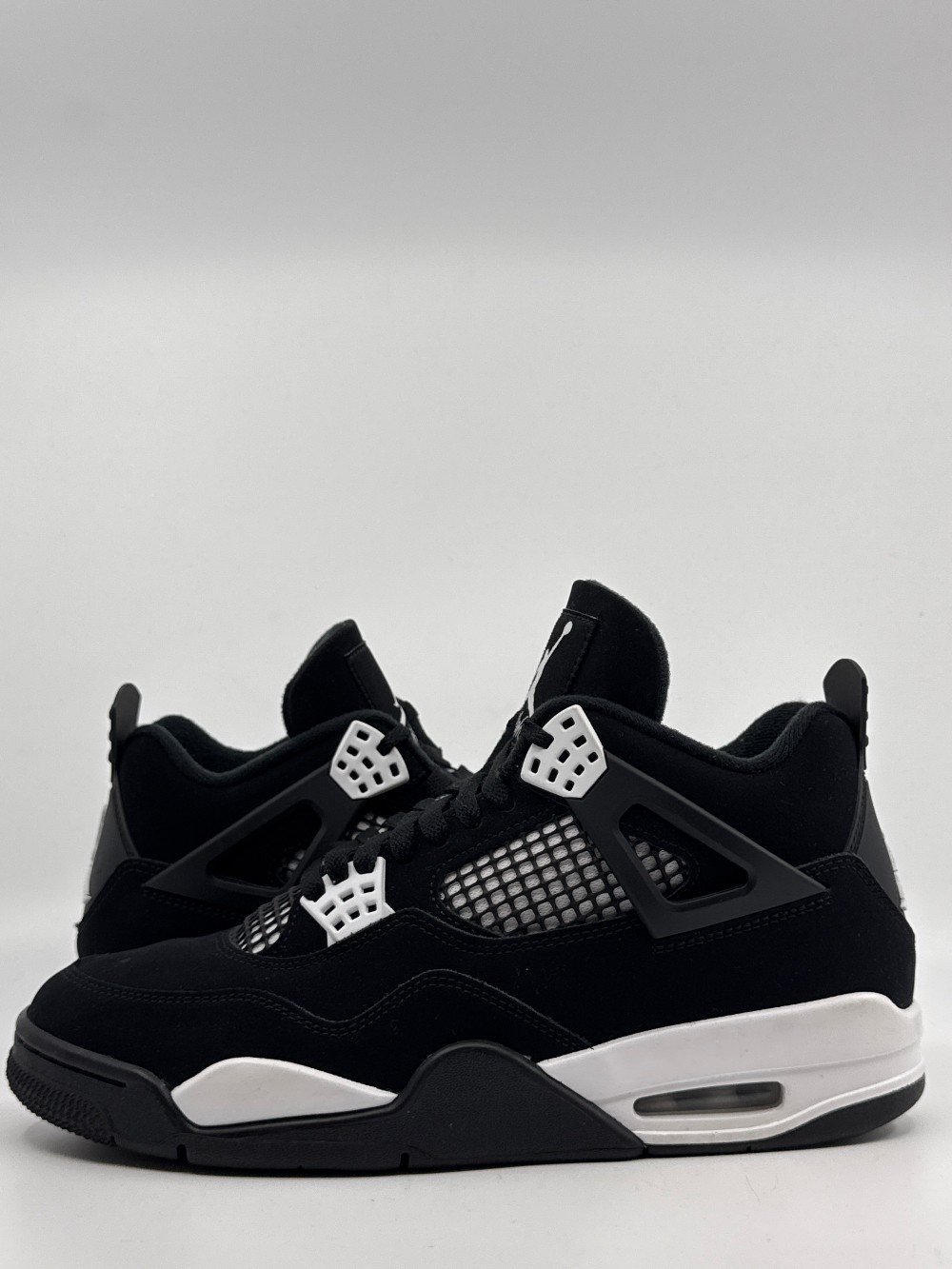 *USED* AJ 4 - WHITE THUNDER