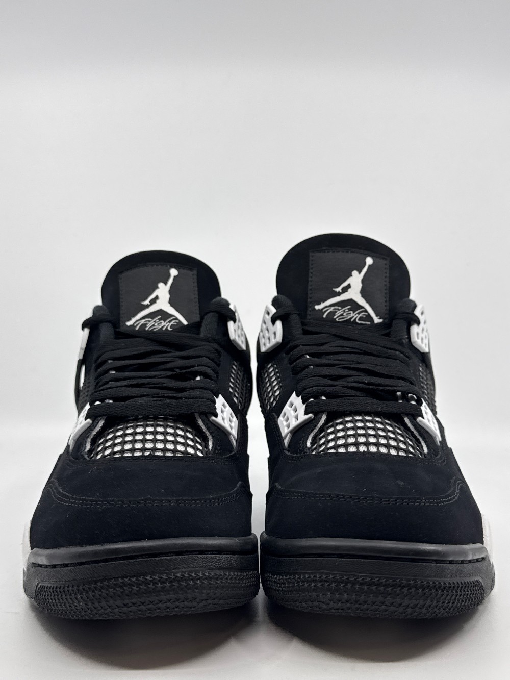 *USED* AJ 4 - WHITE THUNDER