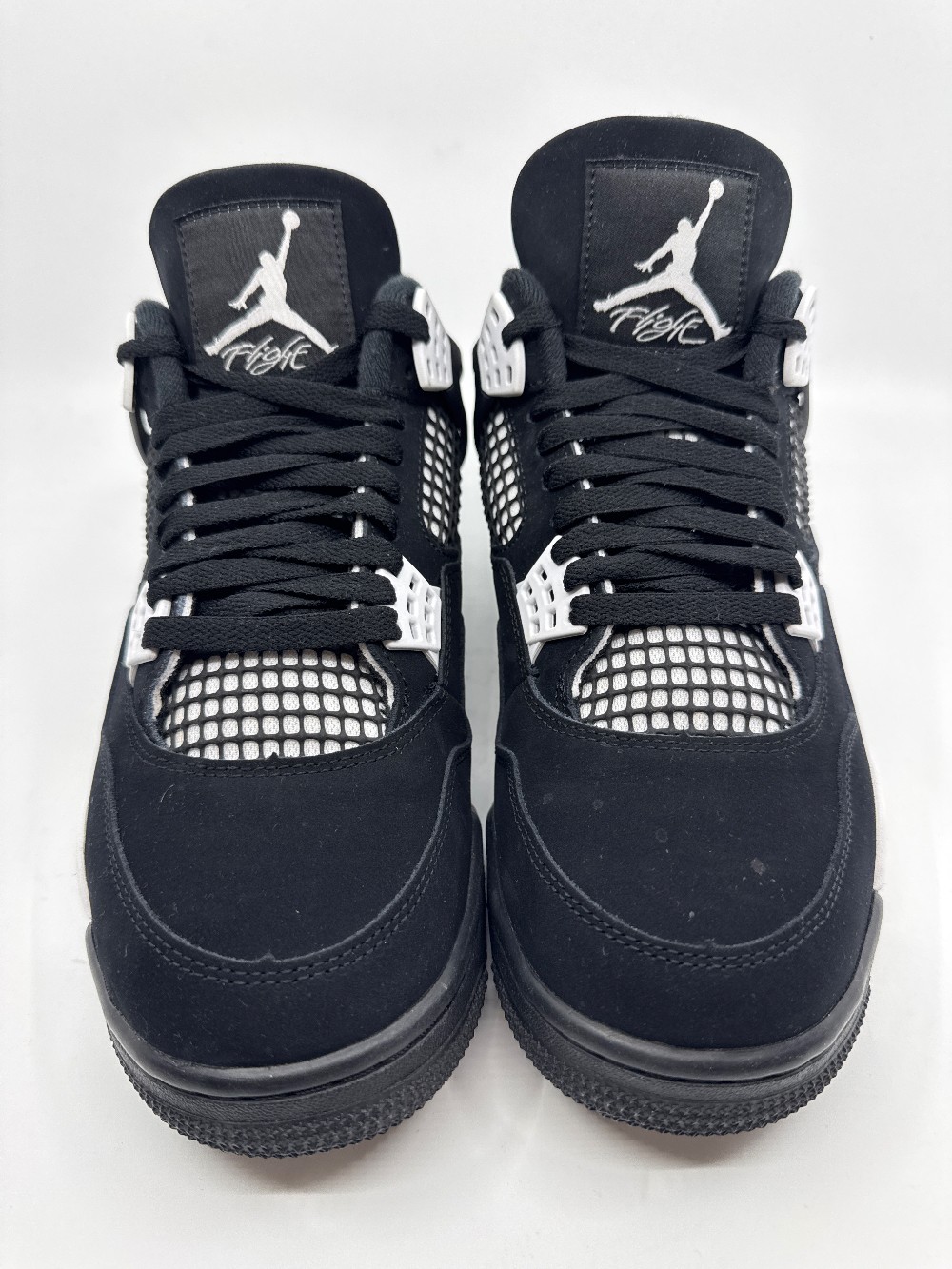 *USED* AJ 4 - WHITE THUNDER