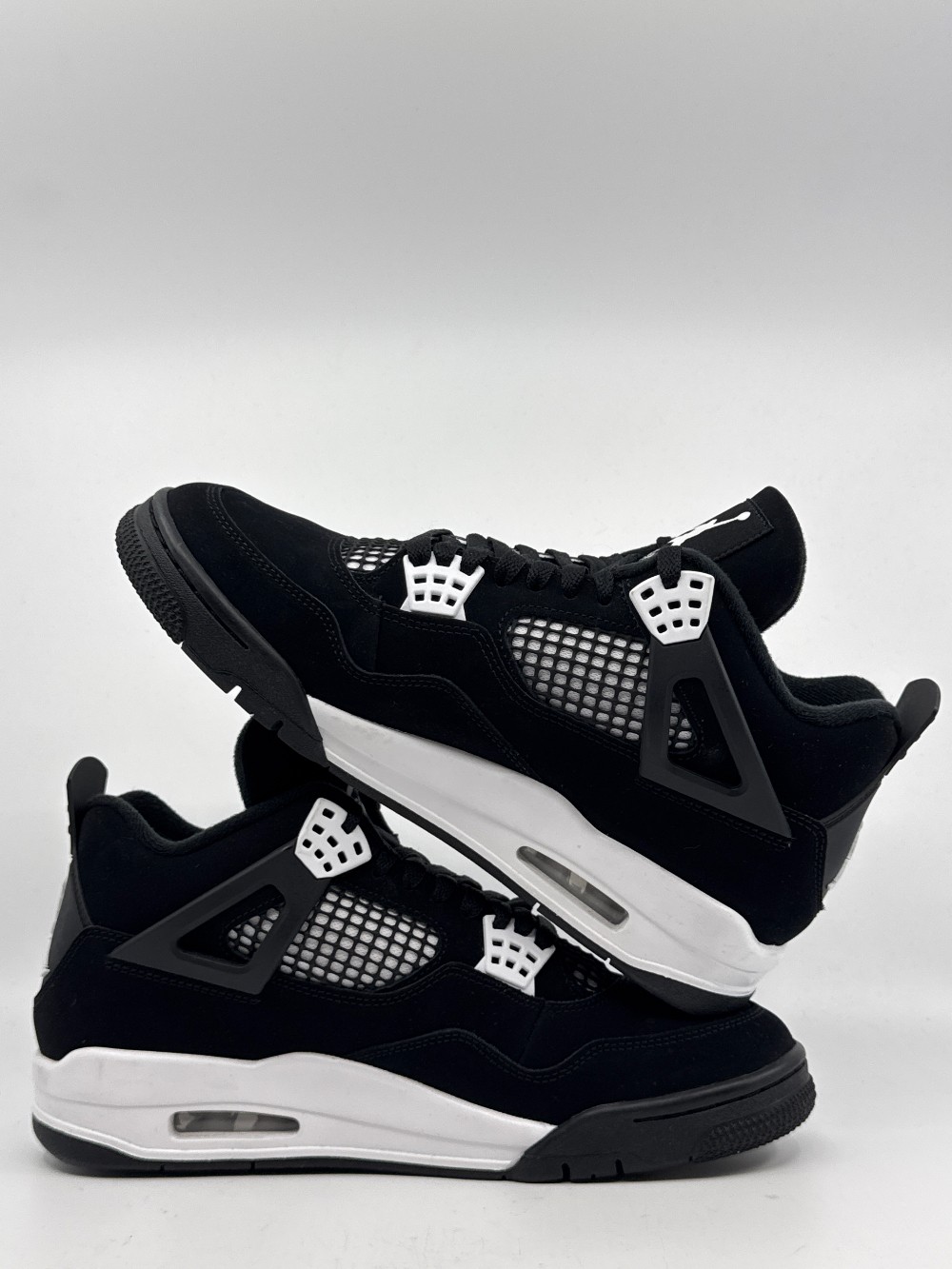 *USED* AJ 4 - WHITE THUNDER