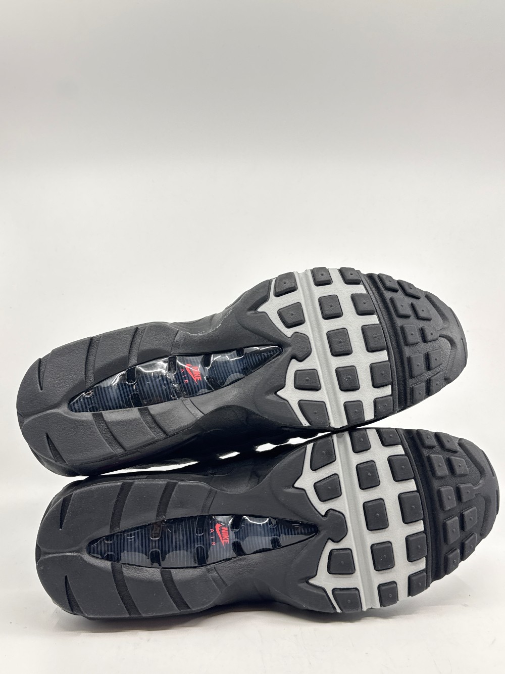 NIKE AIR MAX 95 - TRACK RED SMOKE GREY
