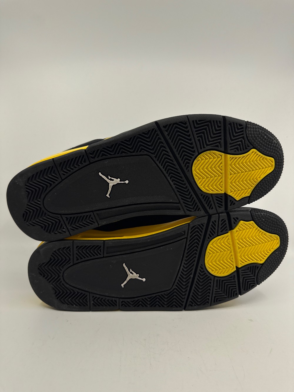 *VNDS* AJ 4 - THUNDER (2023)