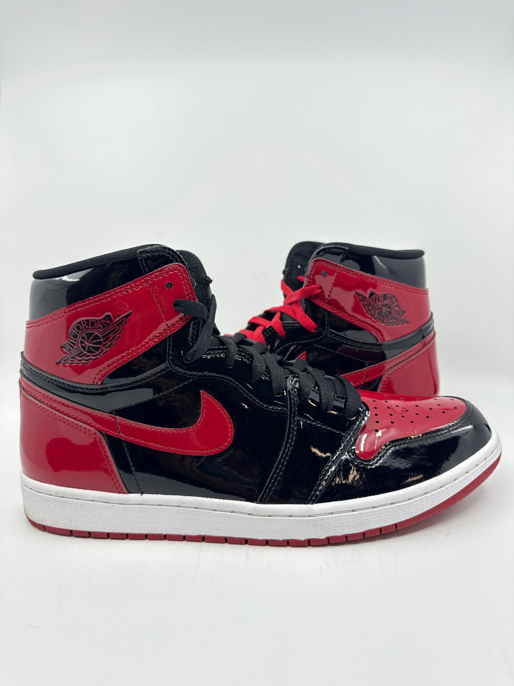 *USED* AJ 1 - PATENT BRED
