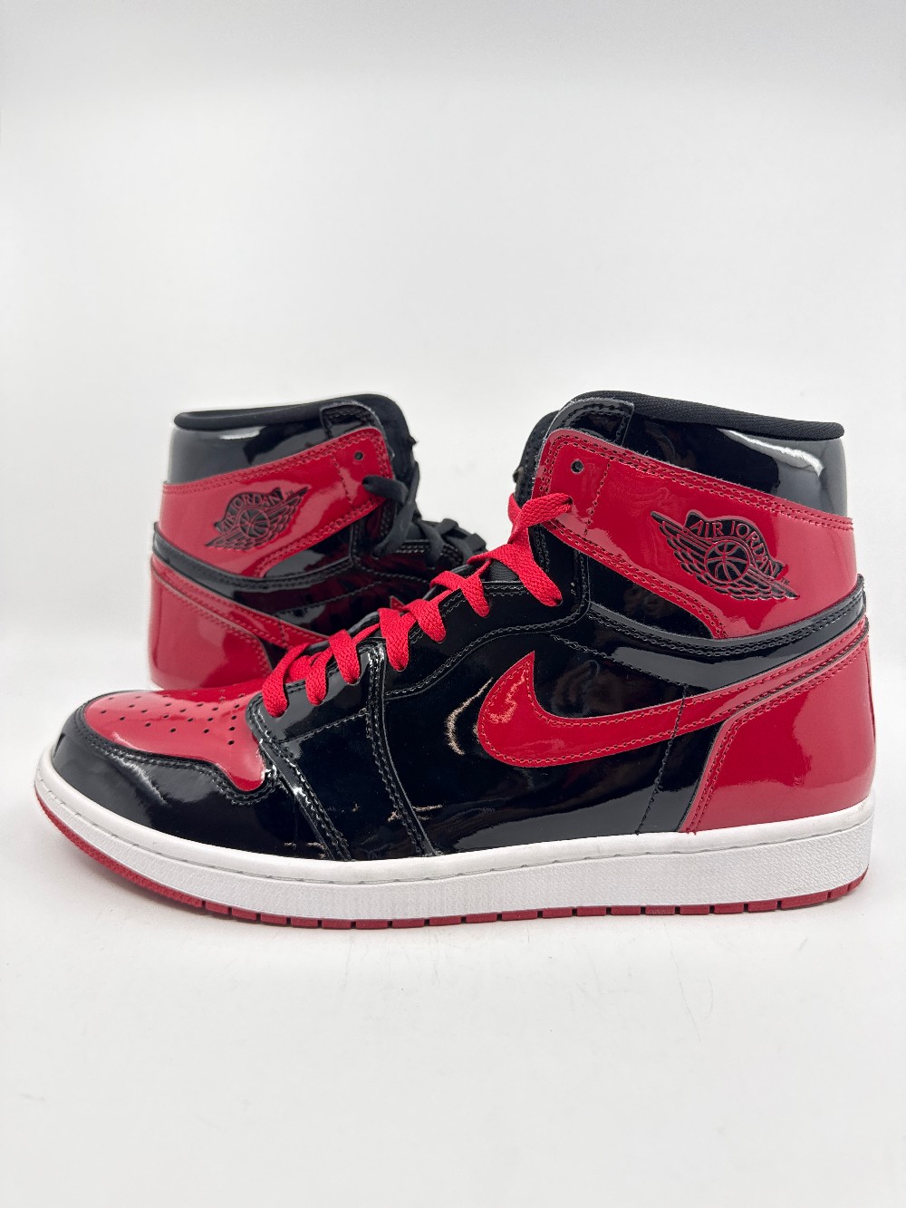 *USED* AJ 1 - PATENT BRED