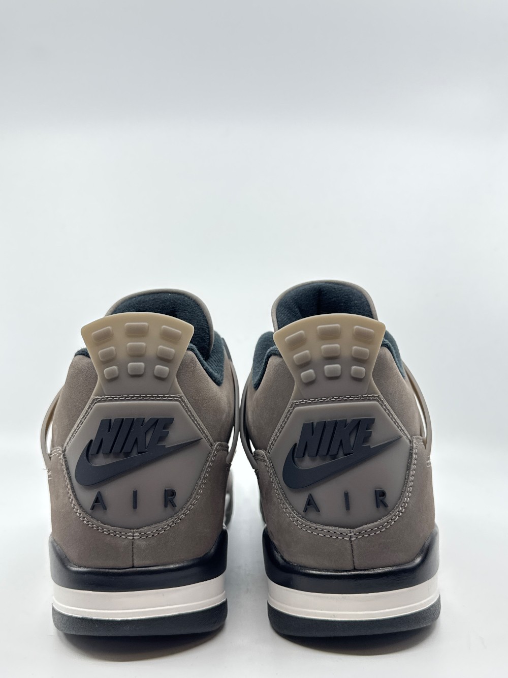AJ 4 - CAVE STONE