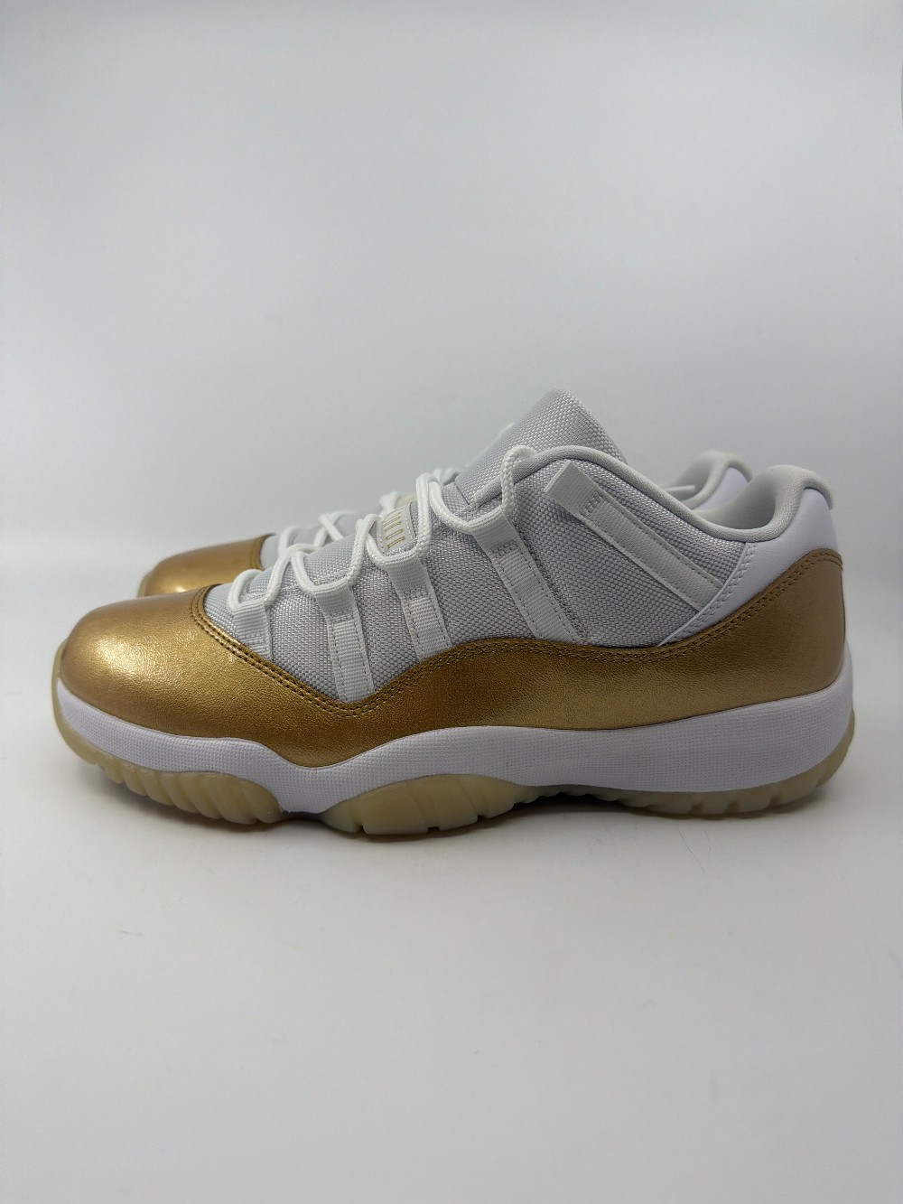 AJ 11 LOW (W) - MOTHERS DAY
