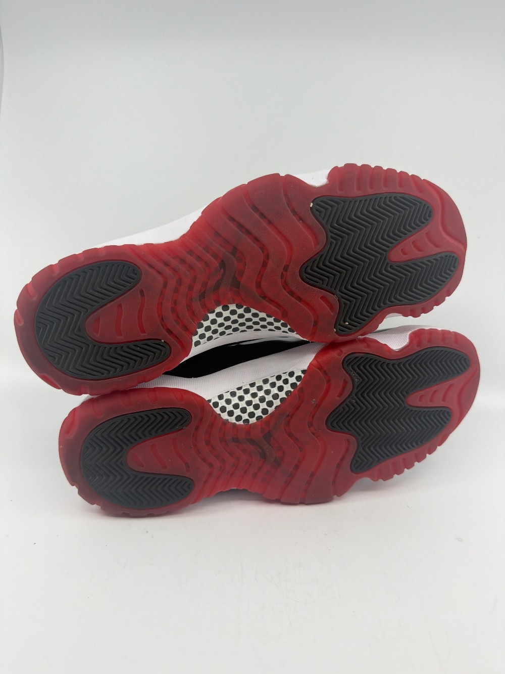 *USED* AJ 11 - PLAYOFFS BRED (2019)