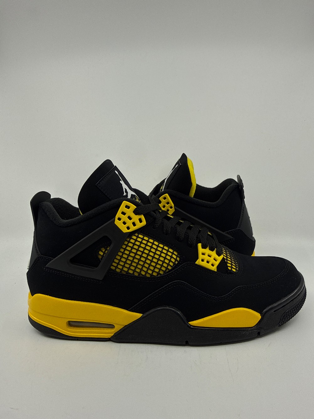*VNDS* AJ 4 - THUNDER (2023)
