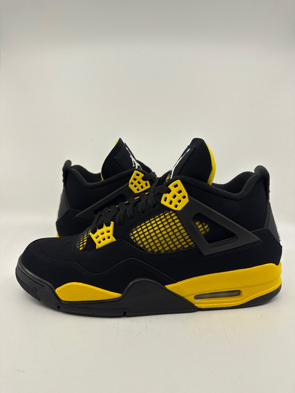 *VNDS* AJ 4 - THUNDER (2023)