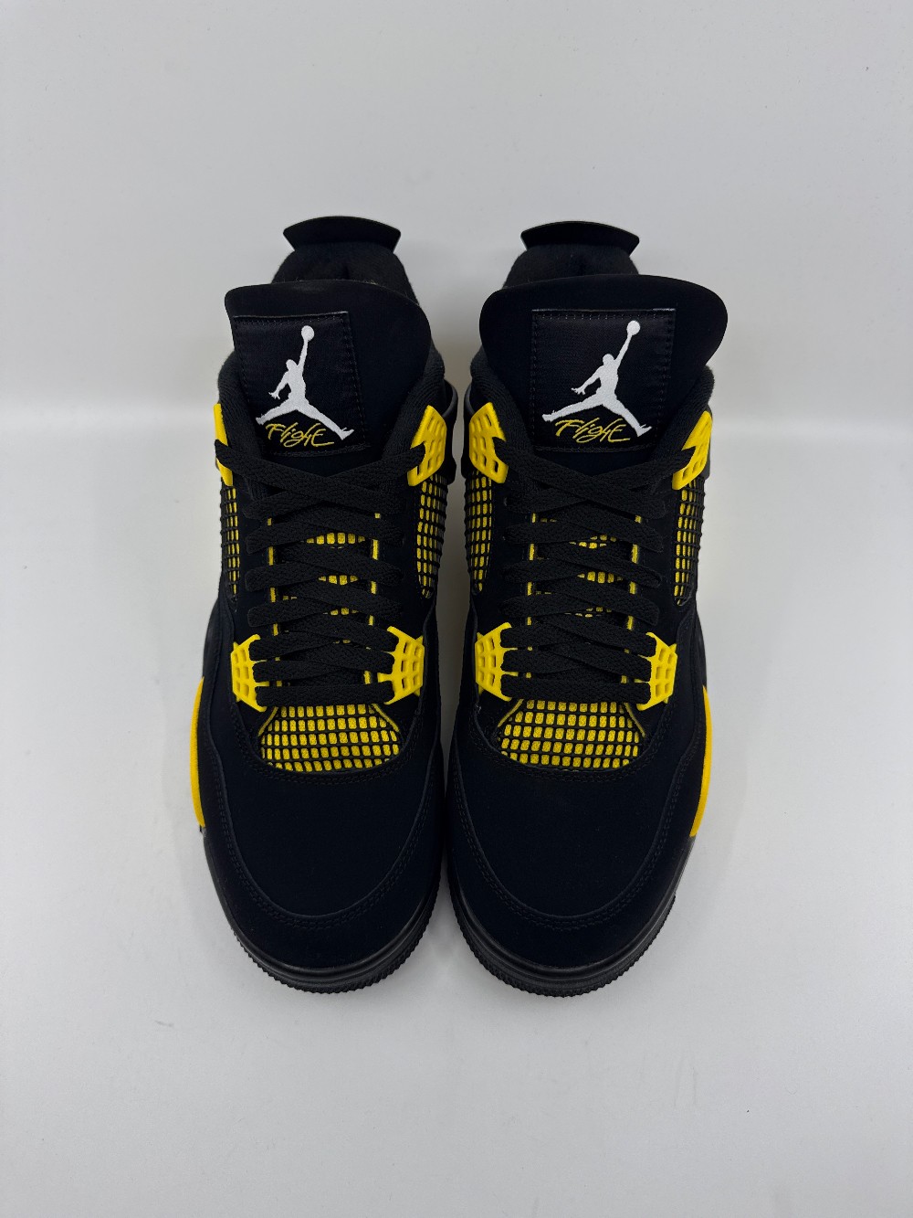 *VNDS* AJ 4 - THUNDER (2023)