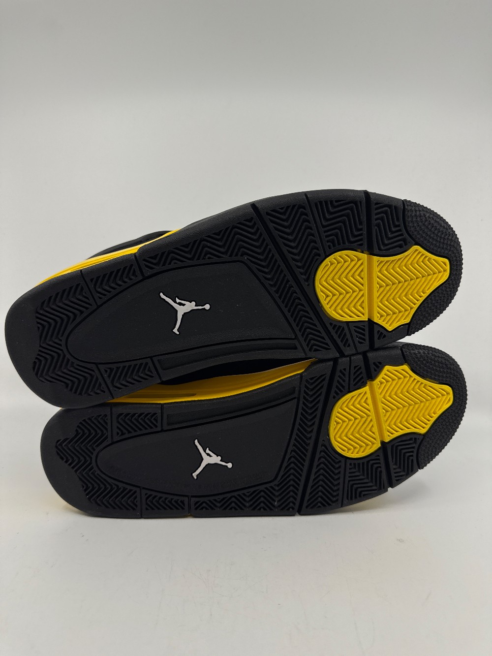 *VNDS* AJ 4 - THUNDER (2023)