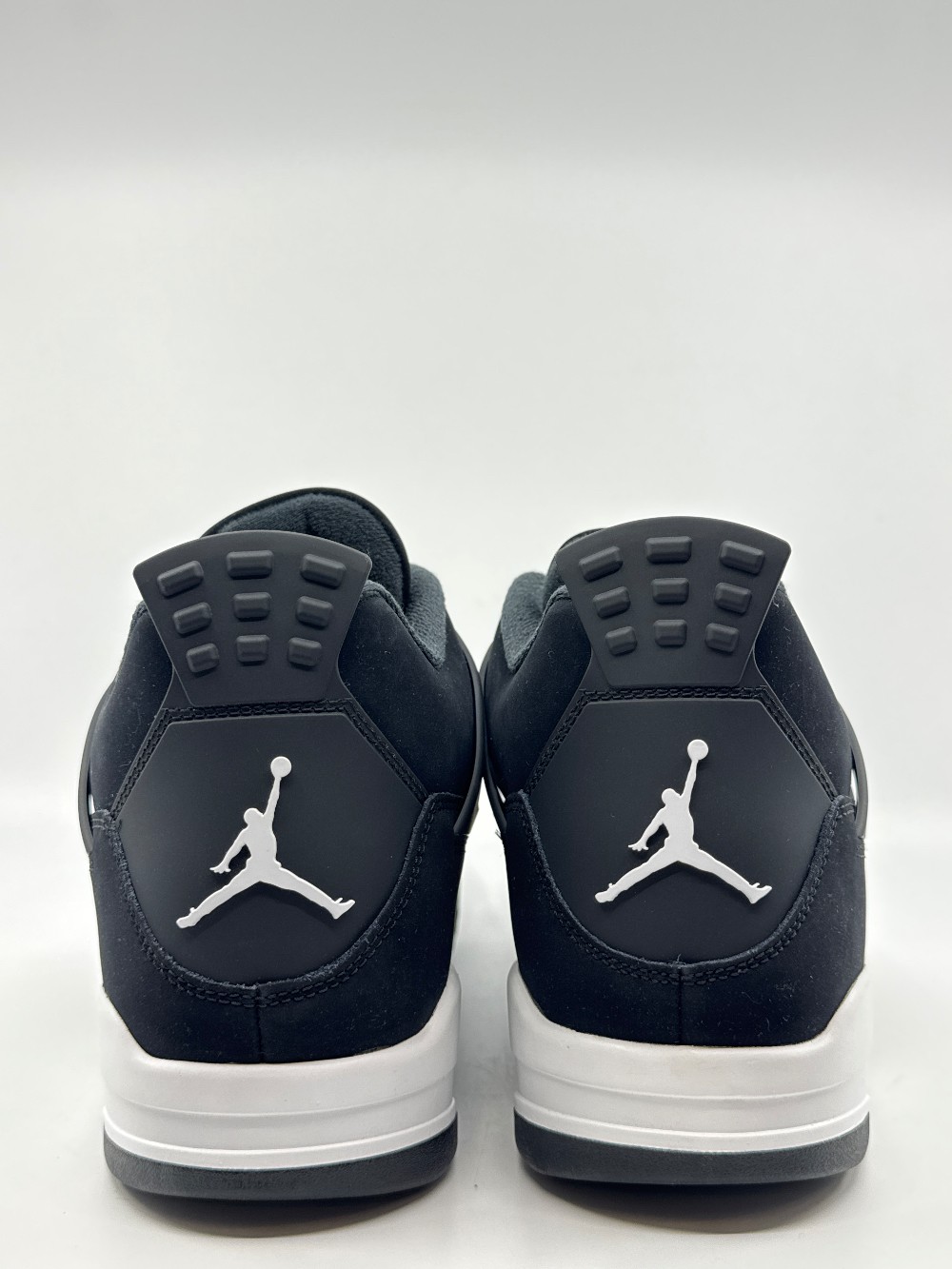 AJ 4 - WHITE THUNDER