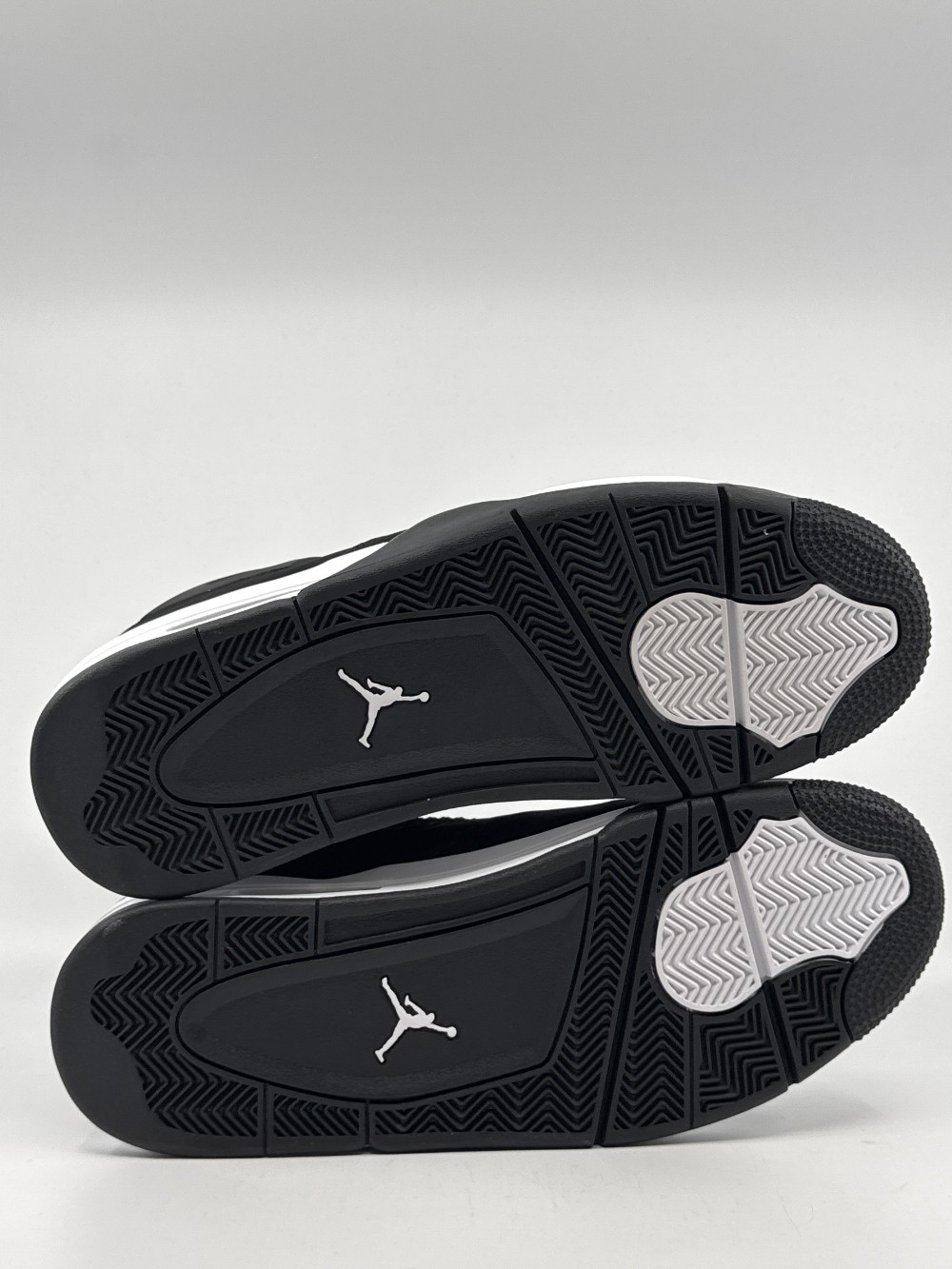 AJ 4 - WHITE THUNDER