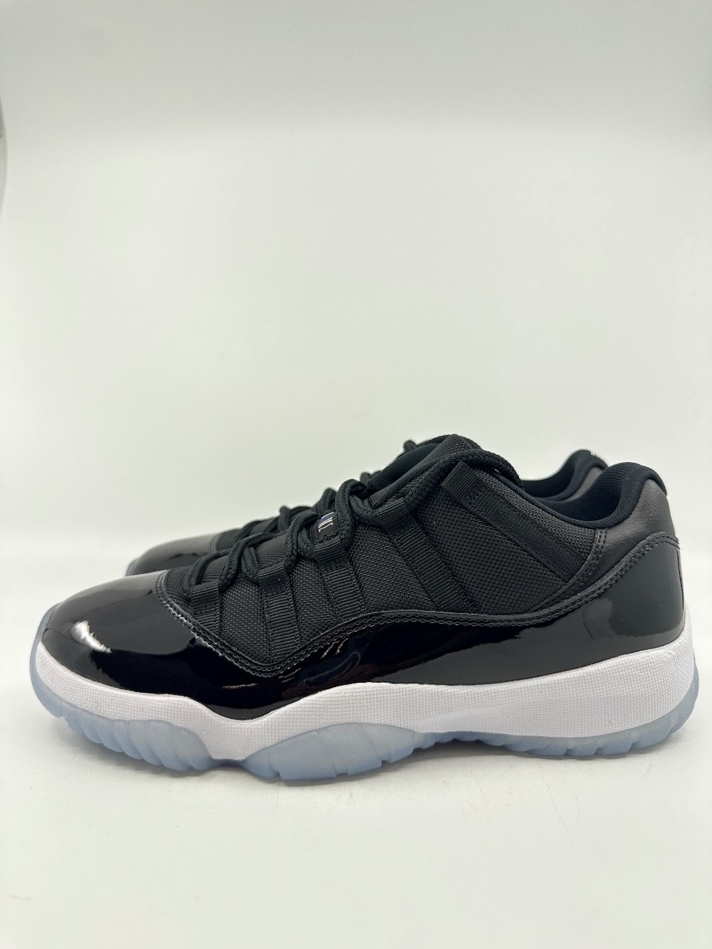 AJ 11 - SPACE JAM