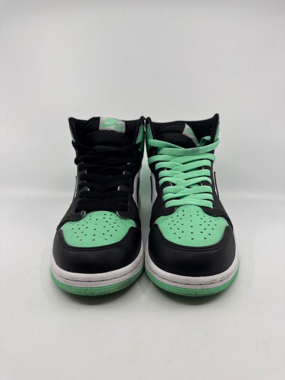 *USED* AJ 1 - GREEN GLOW