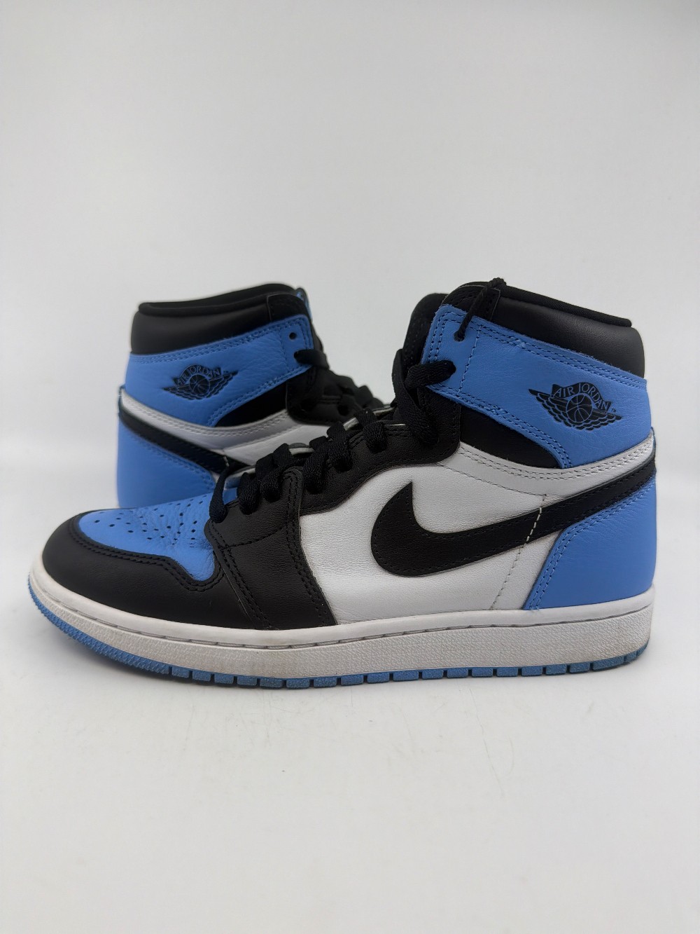 *USED* AJ 1 - UNC TOE