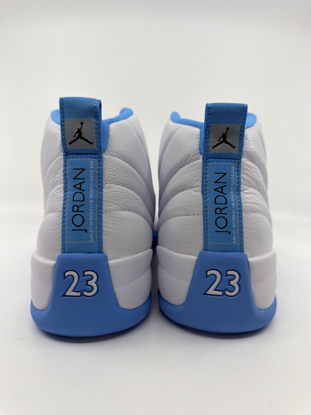 AJ 12 - MELO (2025)