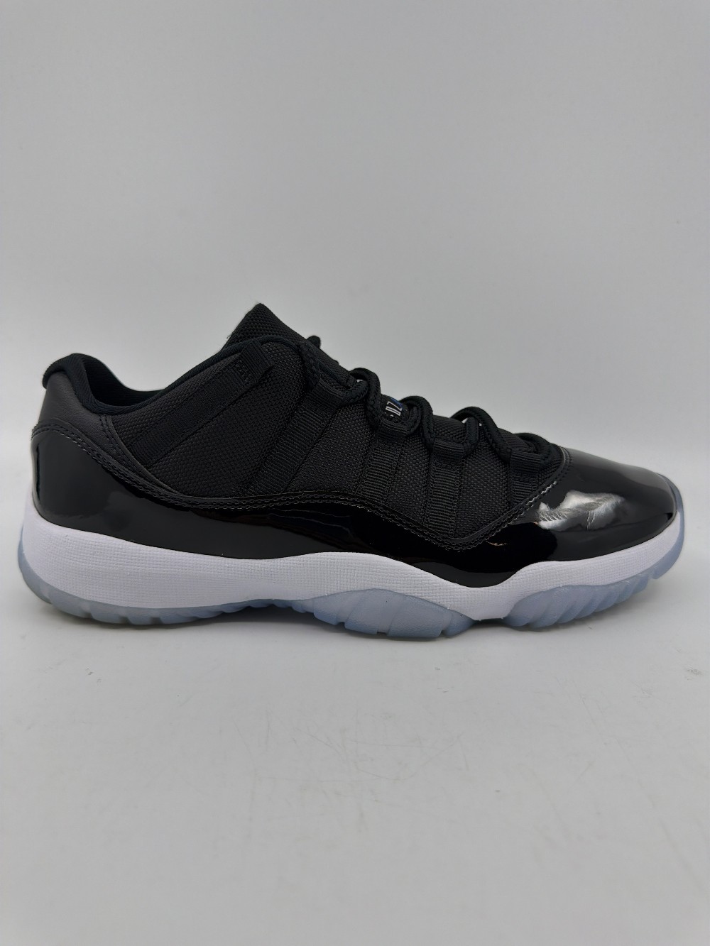 *USED* AJ 11 LOW - SPACE JAM