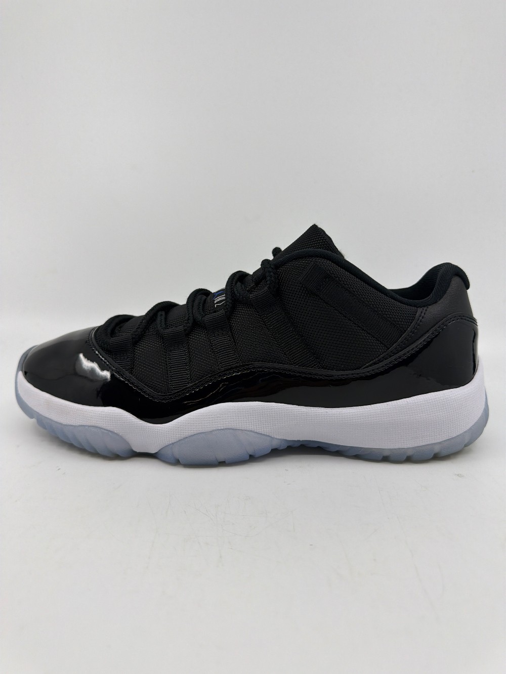 *USED* AJ 11 LOW - SPACE JAM
