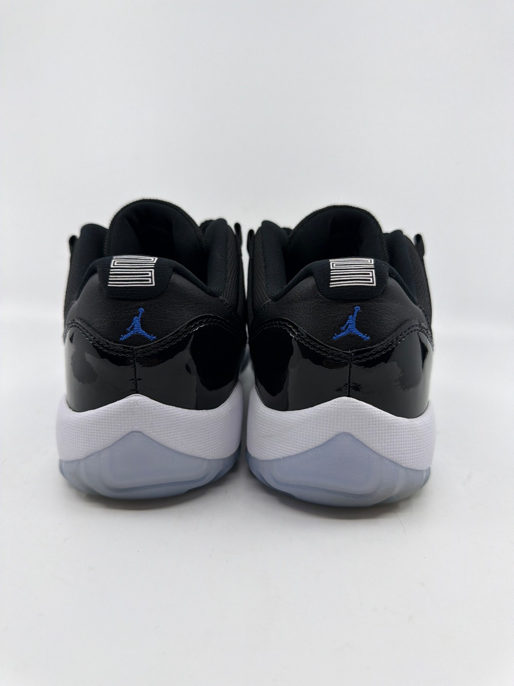 *USED* AJ 11 LOW - SPACE JAM