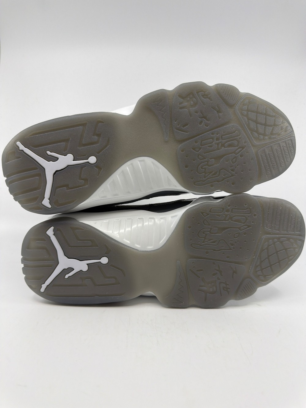 AJ 9 - COOL GREY (2025)