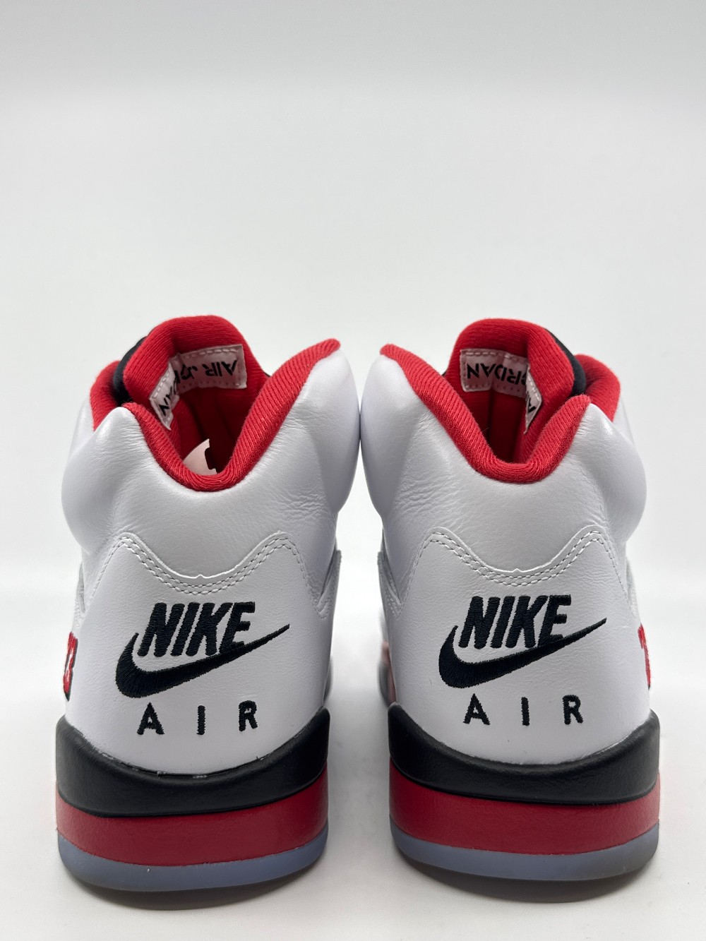 *VNDS* AJ 5 - FIRE RED BLACK TONGUE (2025)