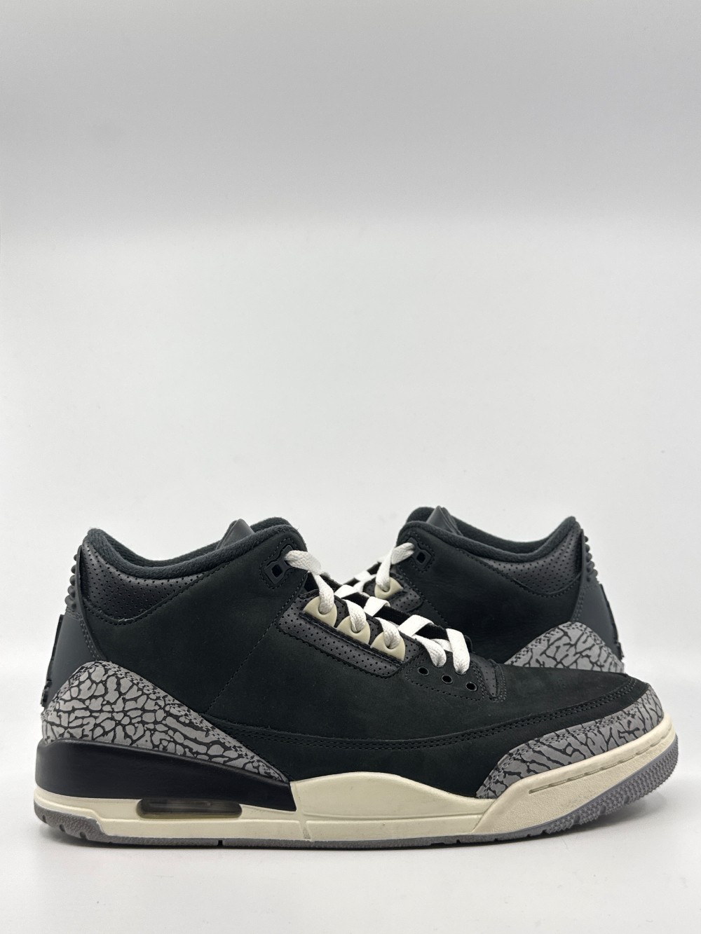 *USED* AJ 3 (W) - OFF NOIR