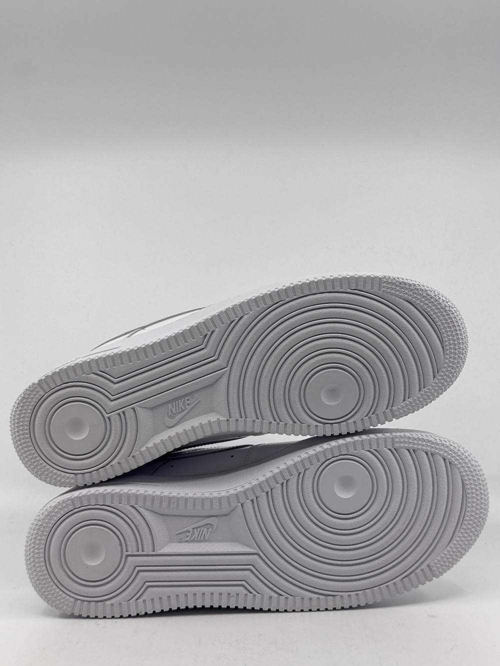 NIKE AIR FORCE 1 LOW PREMIUM - WHITE PATENT