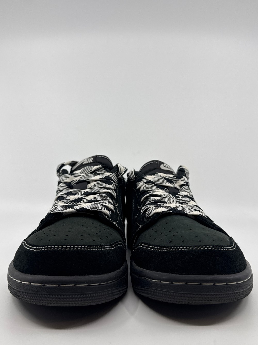 *USED* AJ 1 LOW X TRAVIS SCOTT - BLACK PHANTOM