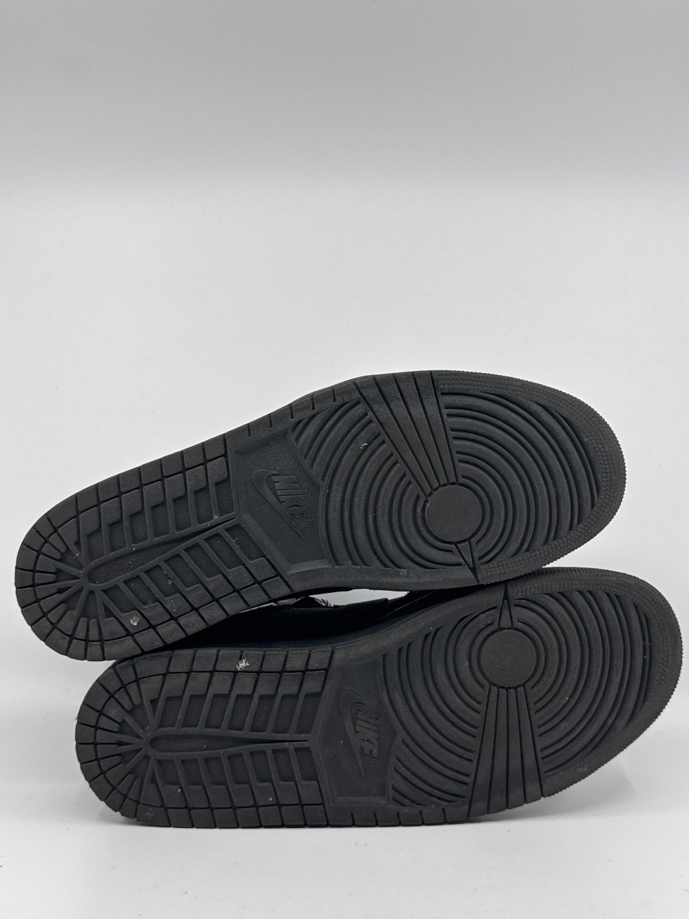 *USED* AJ 1 LOW X TRAVIS SCOTT - BLACK PHANTOM