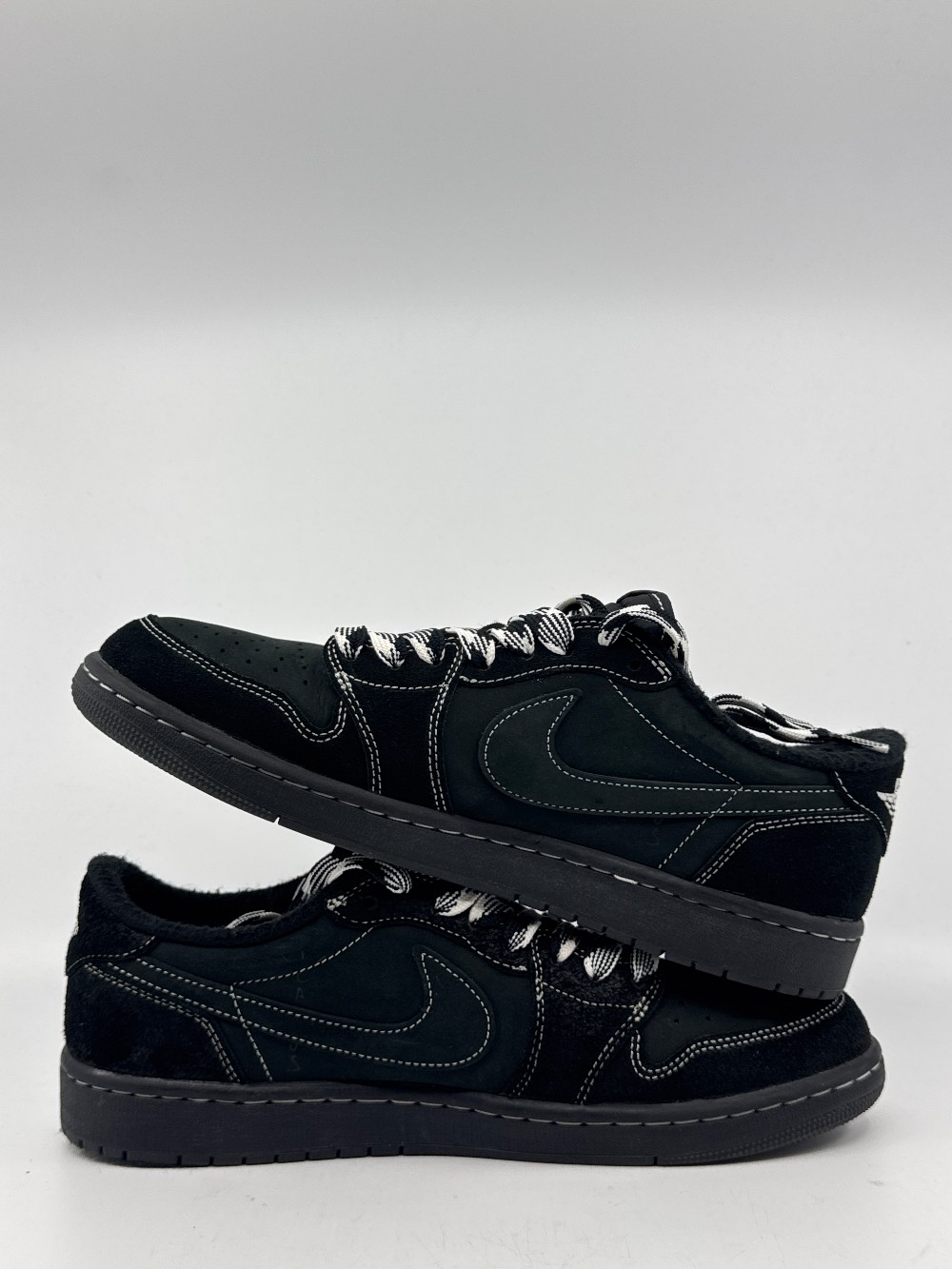 *USED* AJ 1 LOW X TRAVIS SCOTT - BLACK PHANTOM
