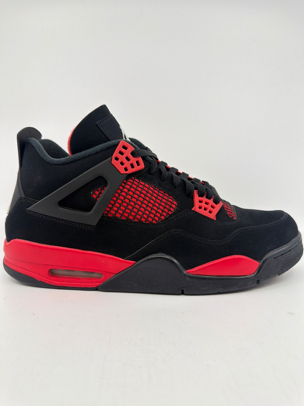 *USED* AJ 4 - RED THUNDER