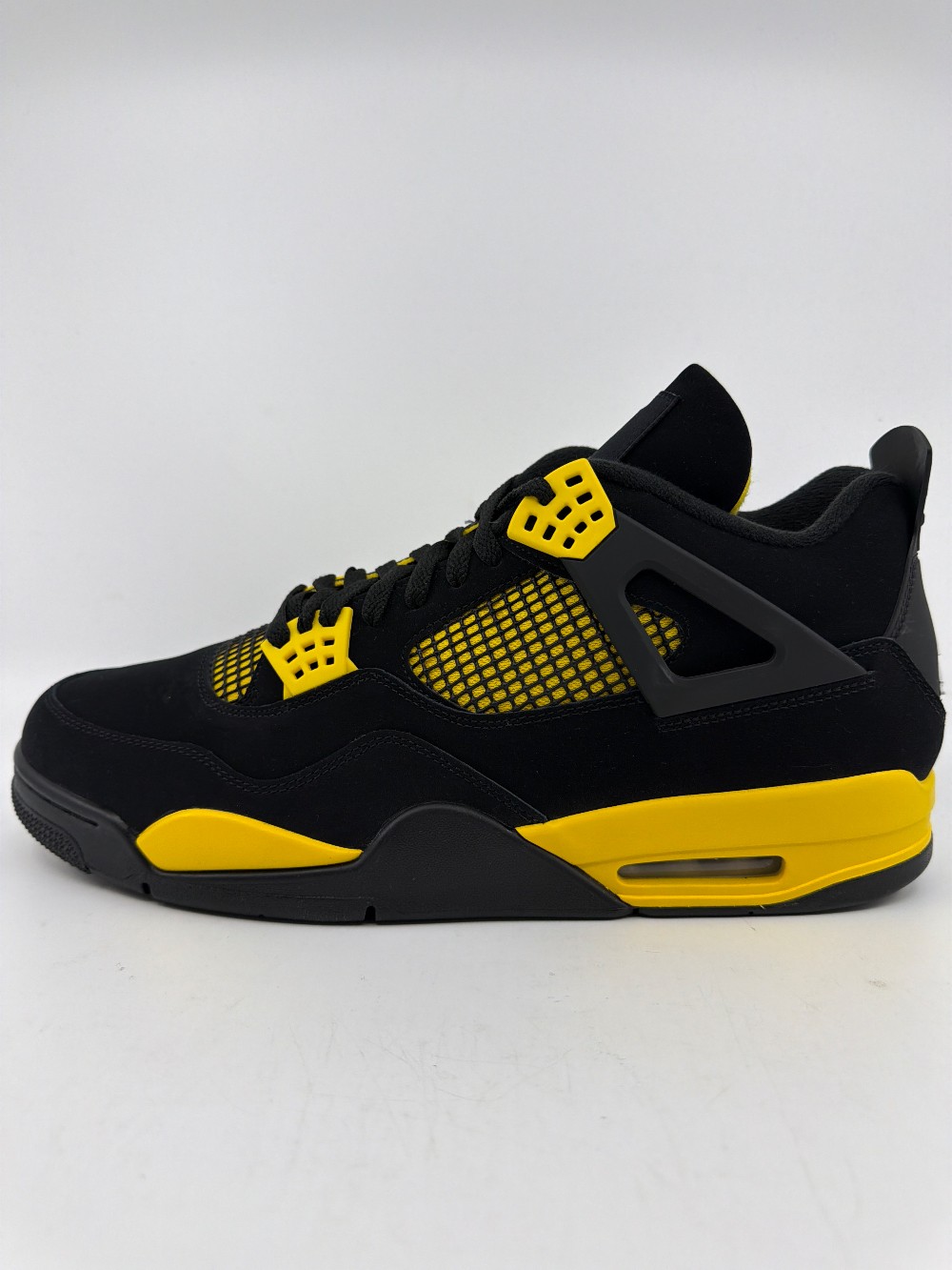 AJ 4 - THUNDER (2023)